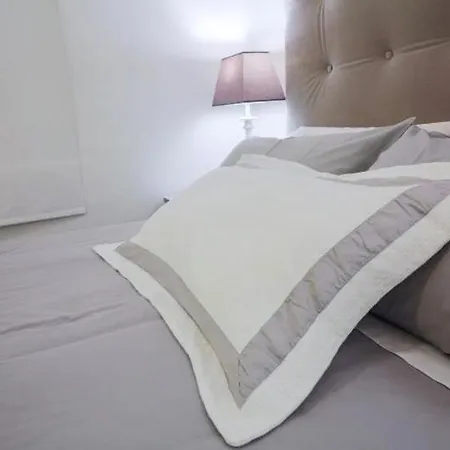 Nice, Cozy, Fcb Stadium,payment Parking Apartment *