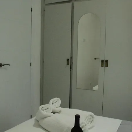 Apartment Nice, Cozy, Fcb Stadium,payment Parking Barcelona