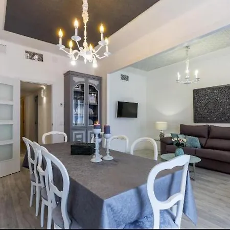 Nice, Cozy, Fcb Stadium,payment Parking * Barcelona